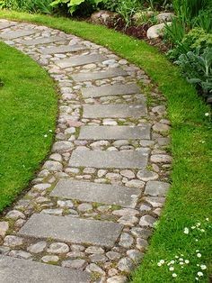94 idées pour embellir une allée de jardin 13 94 idées pour embellir une allée de jardin 13