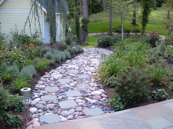 94 idées pour embellir une allée de jardin 89 94 idées pour embellir une allée de jardin 89