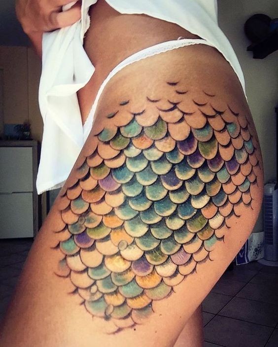 100 top idées de tatouages cuisse pour femme 14