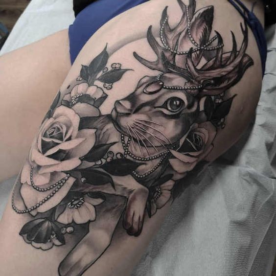 100 top idées de tatouages cuisse pour femme 55