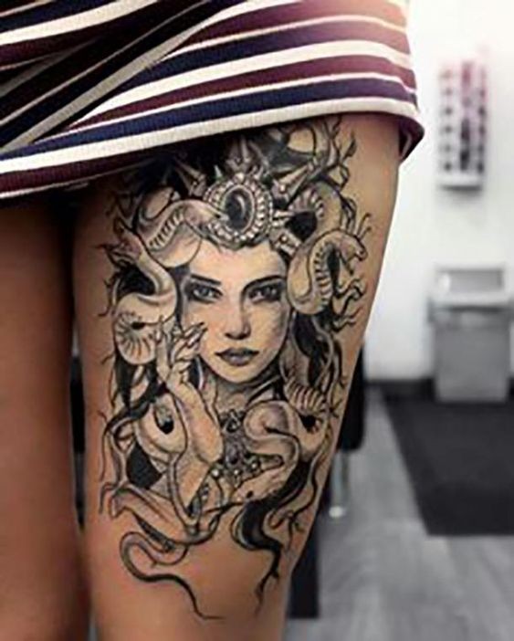 100 top idées de tatouages cuisse pour femme 65