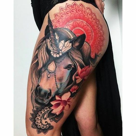 100 top idées de tatouages cuisse pour femme 66