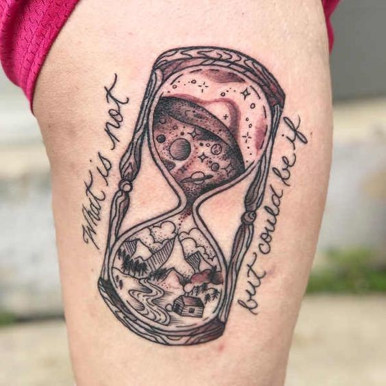 100 top idées de tatouages cuisse pour femme 70
