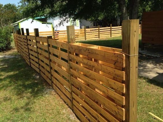 27 top idées de clôtures en bois de palettes 13