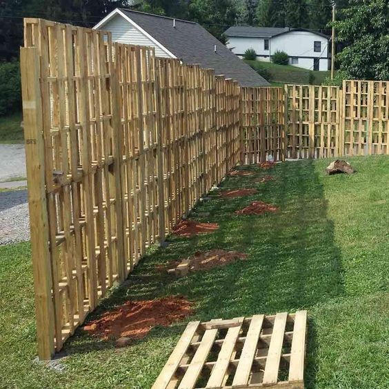 27 top idées de clôtures en bois de palettes 15