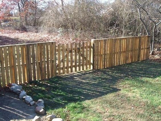 27 top idées de clôtures en bois de palettes 23