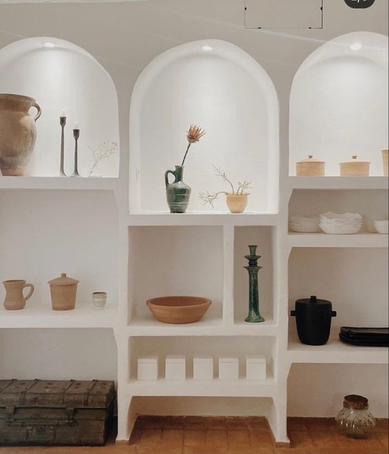 29 top idées d'étagères blanches pour s'inspirer 30