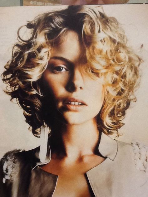 56 Coupes de cheveux mi-long qui rendent une femme irrésistible 13