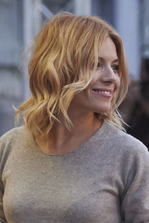 56 Coupes de cheveux mi-long qui rendent une femme irrésistible 24