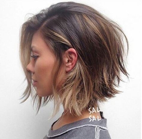 56 Coupes de cheveux mi-long qui rendent une femme irrésistible 26