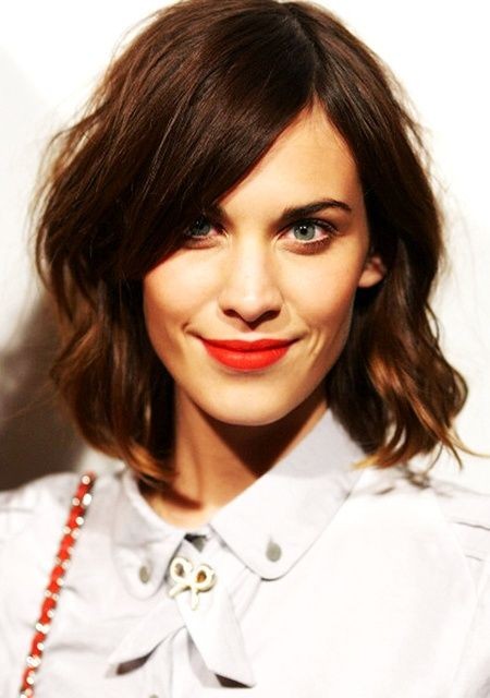 56 Coupes de cheveux mi-long qui rendent une femme irrésistible 31