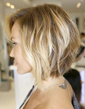 56 Coupes de cheveux mi-long qui rendent une femme irrésistible 46