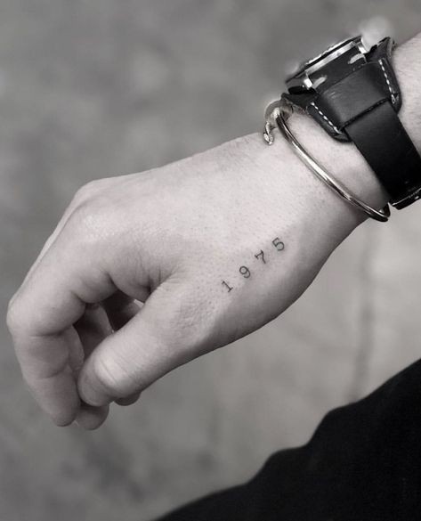 48 petits tatouages homme qui vont vous faire craquer 35 48 petits tatouages homme qui vont vous faire craquer 35