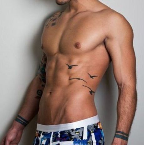 48 petits tatouages homme qui vont vous faire craquer 38 48 petits tatouages homme qui vont vous faire craquer 38