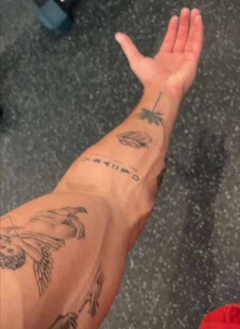 48 petits tatouages homme qui vont vous faire craquer 39 48 petits tatouages homme qui vont vous faire craquer 39
