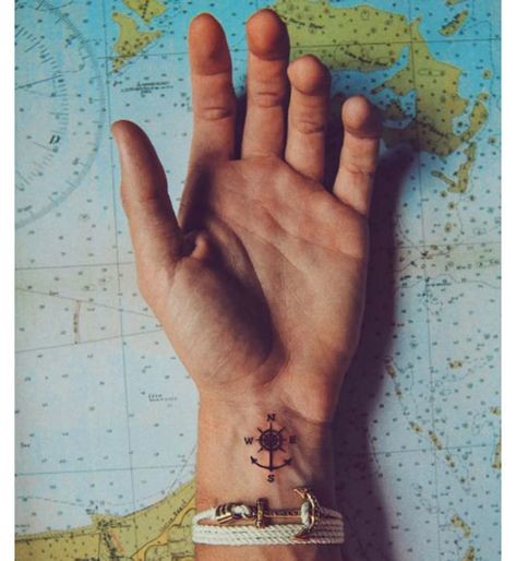 48 petits tatouages homme qui vont vous faire craquer 41 48 petits tatouages homme qui vont vous faire craquer 41