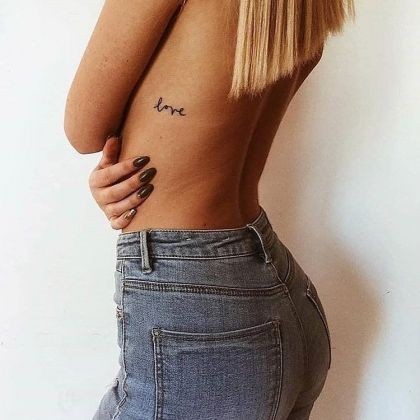 36 tatouages cote femme pour sublimer une cote 17
