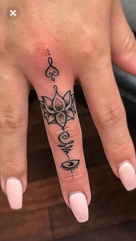 38 tatouages doigt femme et leurs significations 25