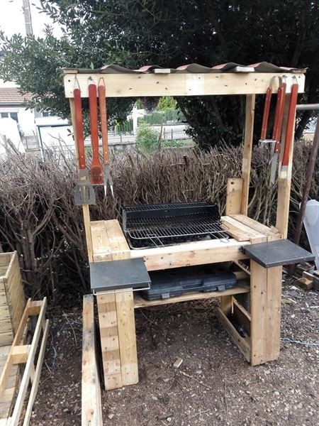 Les 26 plus beaux bars et barbecues en palettes 18 Les 26 plus beaux bars et barbecues en palettes 18