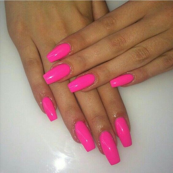 13 top idées d'ongles rose fluo pour s'inspirer 9 13 top idées d'ongles rose fluo pour s'inspirer 9
