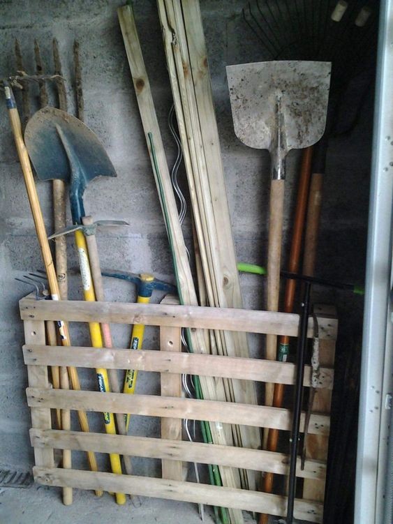 22 idées pour des outils de jardin bien rangés 7 22 idées pour des outils de jardin bien rangés 7