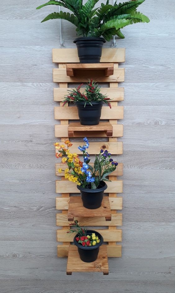 24 idées d'étagères pour plantes à faire soi-même avec du bois 17