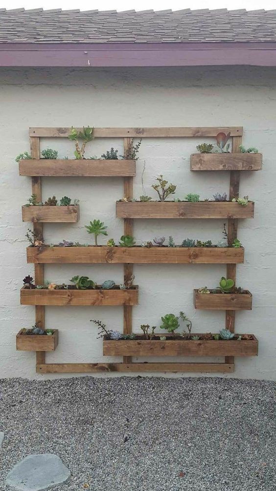 24 idées d'étagères pour plantes à faire soi-même avec du bois 20