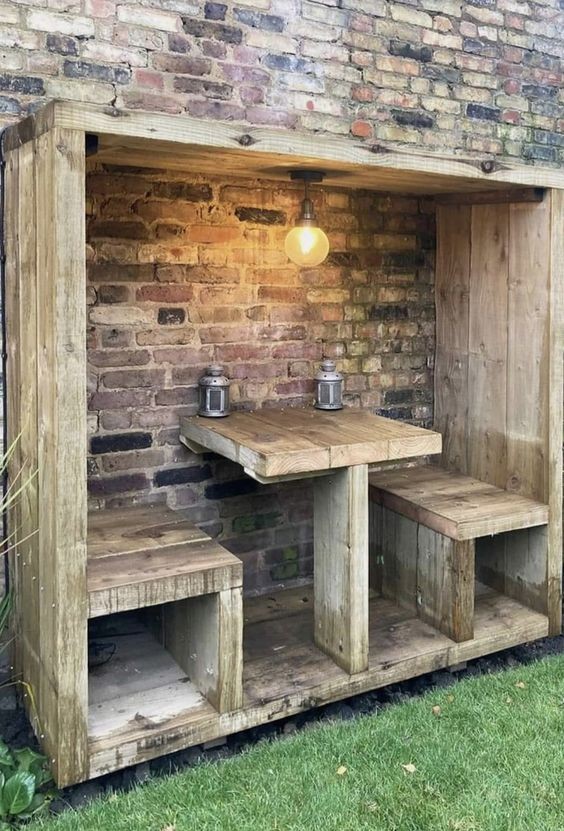 25 idées de tables de jardin avec bancs et toits en bois 22