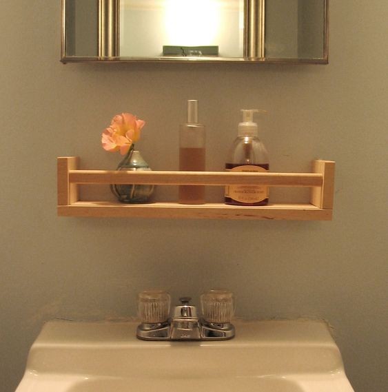 31 idées pour gagner de la place dans une petite salle de bain 25
