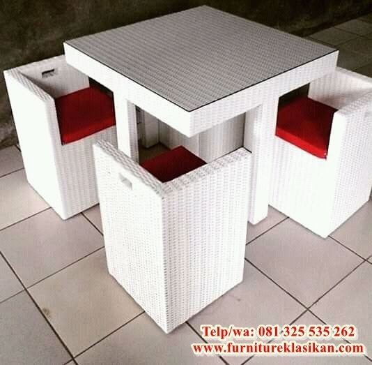 15 tables peu encombrantes pour gagner de la place dans les petits espaces 10