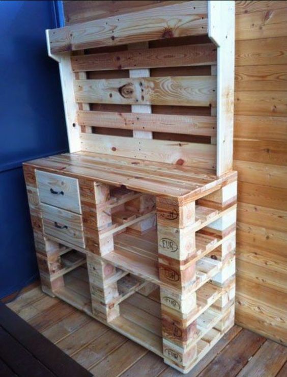 35 top idées d'armoires à fabriquer à partir de palette 26