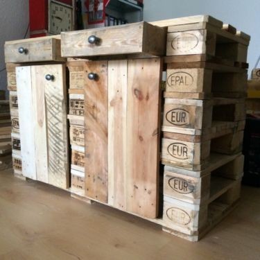 35 top idées d'armoires à fabriquer à partir de palette 27