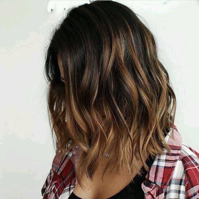 13 idées de balayages caramel pour les brunes 2 13 idées de balayages caramel pour les brunes 2