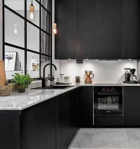 100 idées déco pour les amoureux du noir 32