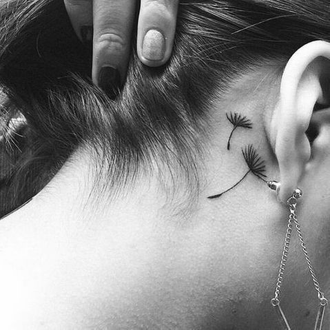 100 Tatouages derrière l'oreille mignons pour femme 31