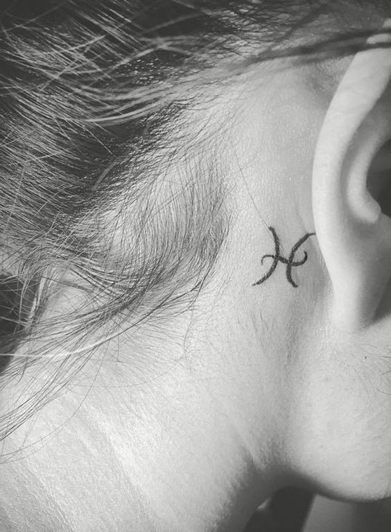 100 Tatouages derrière l'oreille mignons pour femme 36