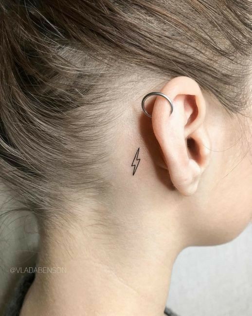 100 Tatouages derrière l'oreille mignons pour femme 54
