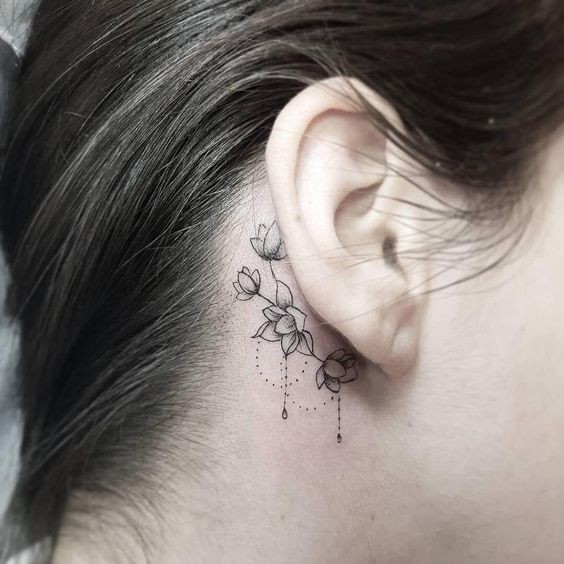 100 Tatouages derrière l'oreille mignons pour femme 57