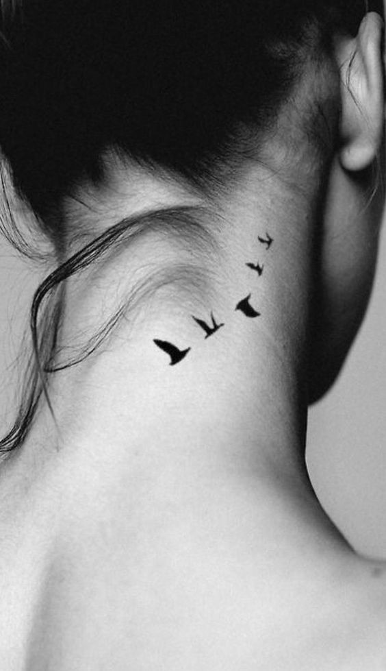100 Tatouages derrière l'oreille mignons pour femme 58