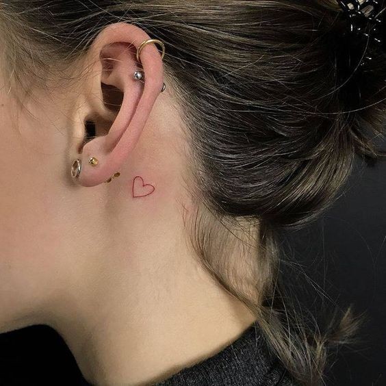 100 Tatouages derrière l'oreille mignons pour femme 1 100 Tatouages derrière l'oreille mignons pour femme 1