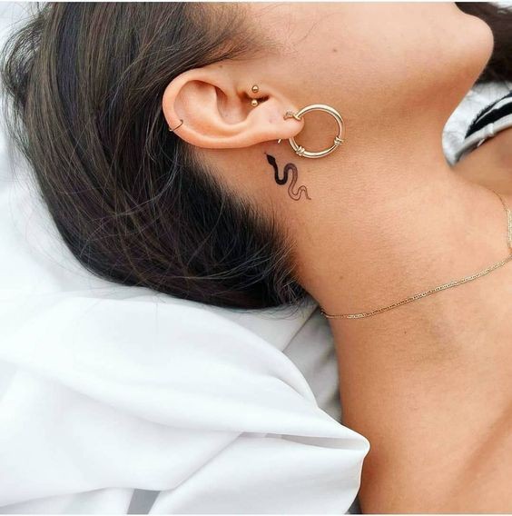 100 Tatouages derrière l'oreille mignons pour femme 13
