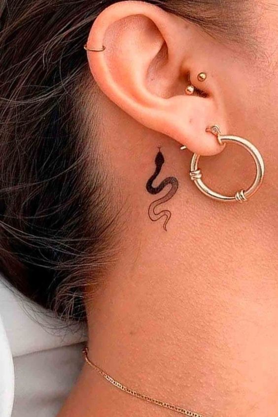 100 Tatouages derrière l'oreille mignons pour femme 77