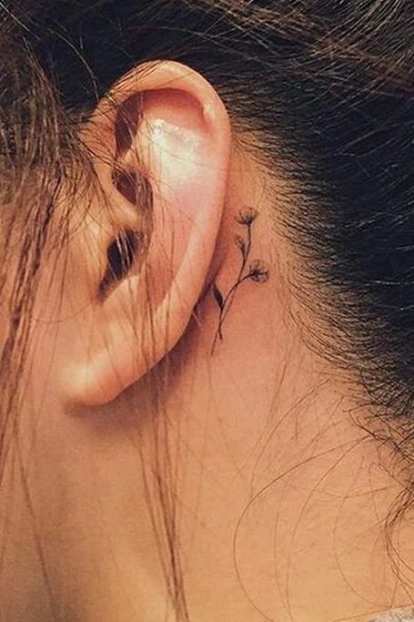 100 Tatouages derrière l'oreille mignons pour femme 78