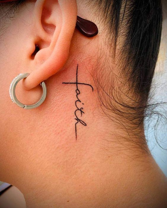 100 Tatouages derrière l'oreille mignons pour femme 80