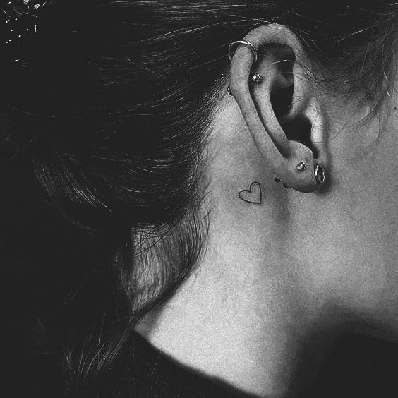 100 Tatouages derrière l'oreille mignons pour femme 2
