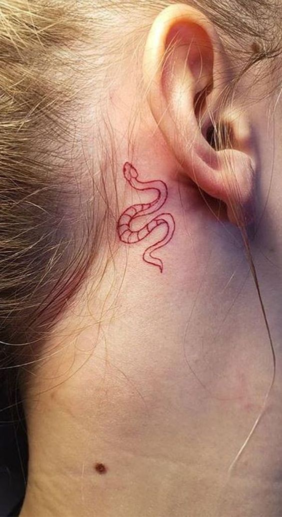 100 Tatouages derrière l'oreille mignons pour femme 94