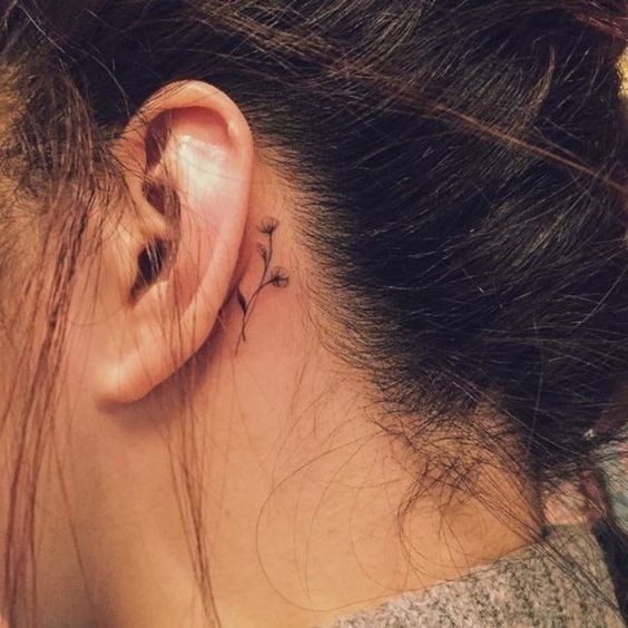 100 Tatouages derrière l'oreille mignons pour femme 40