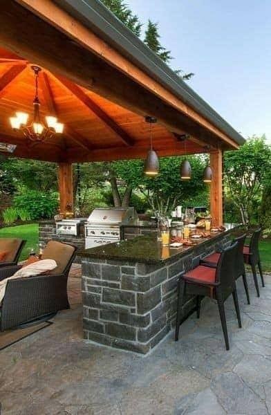 13 idées de cuisines d'été couvertes pour manger dehors 10