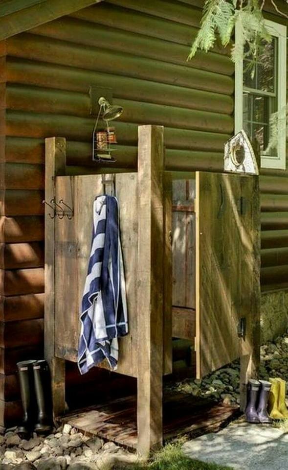 13 idées de douches de jardin à faire soi-même 3