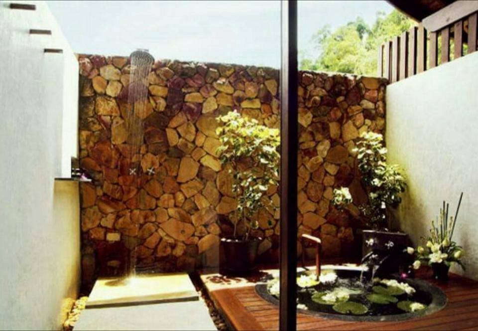 13 idées de douches de jardin à faire soi-même 9